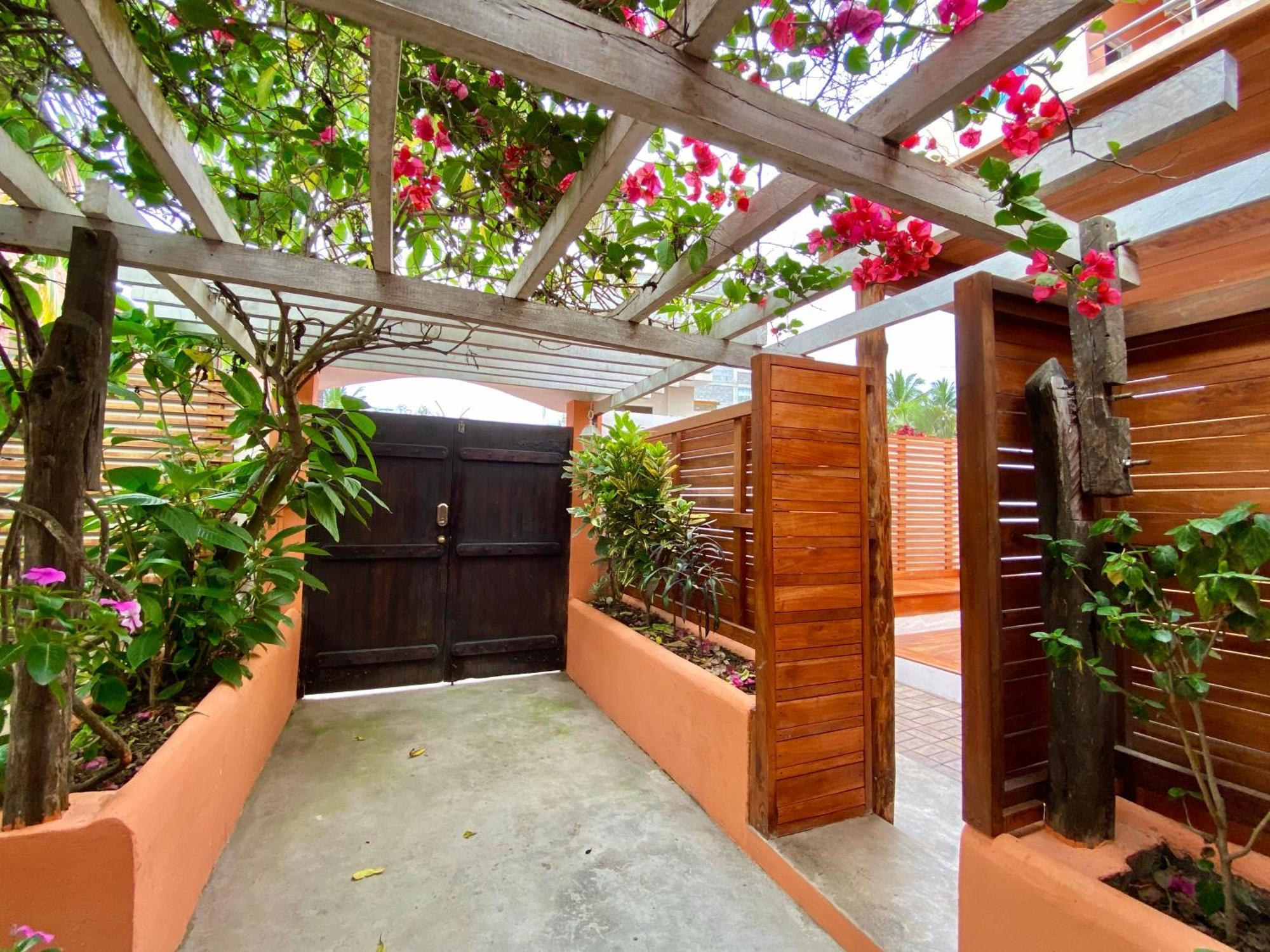 Torre Mar Galapagos Boutique Suites ปูแอร์โตอาโยรา ภายนอก รูปภาพ