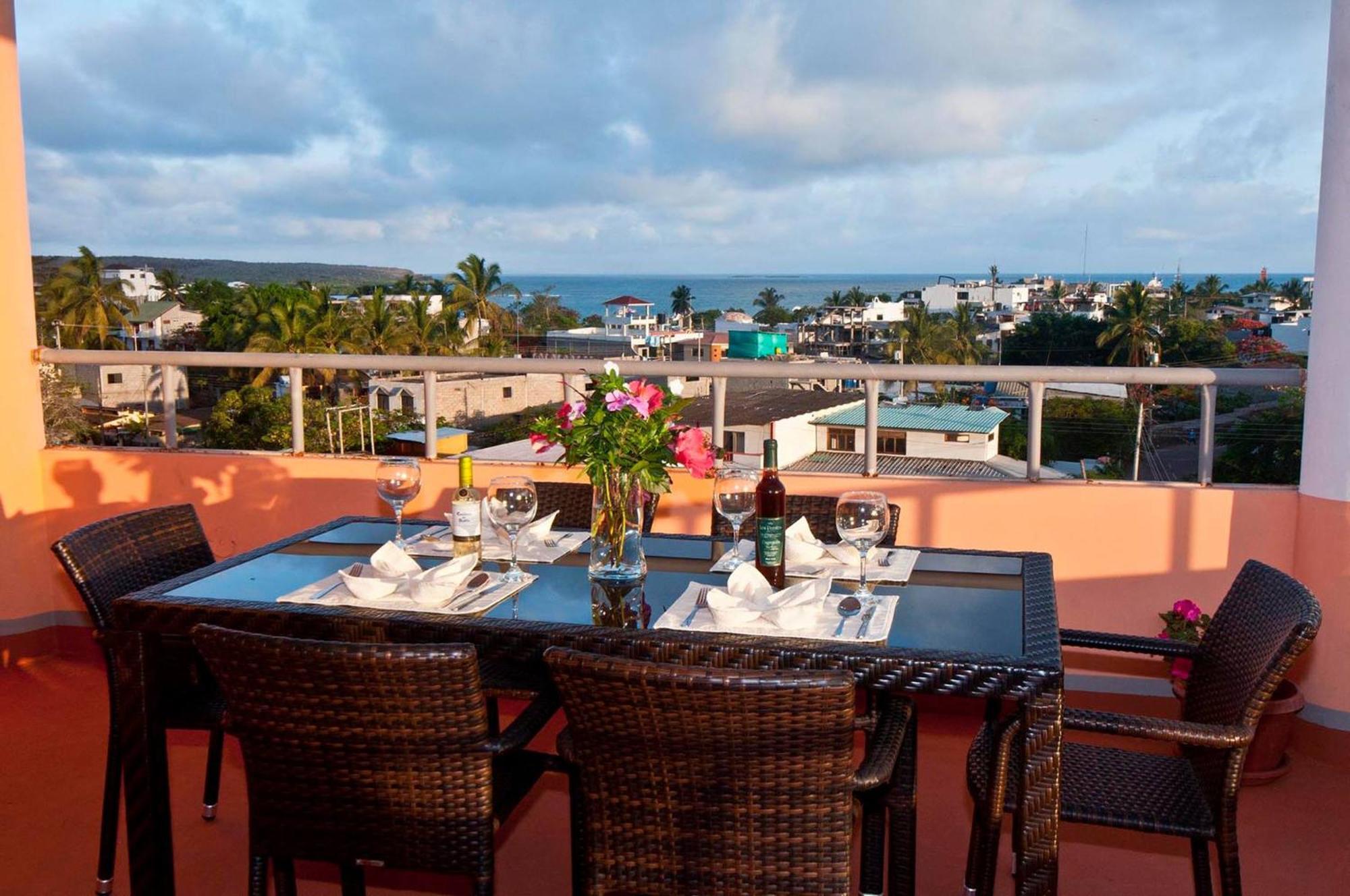 Torre Mar Galapagos Boutique Suites ปูแอร์โตอาโยรา ภายนอก รูปภาพ