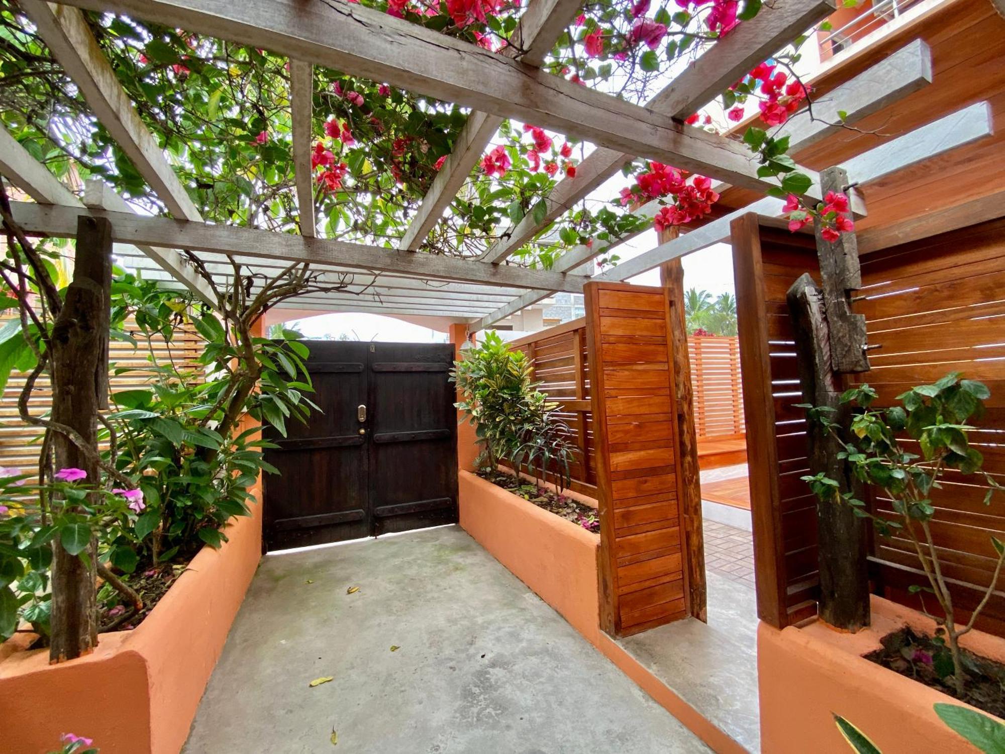 Torre Mar Galapagos Boutique Suites ปูแอร์โตอาโยรา ภายนอก รูปภาพ