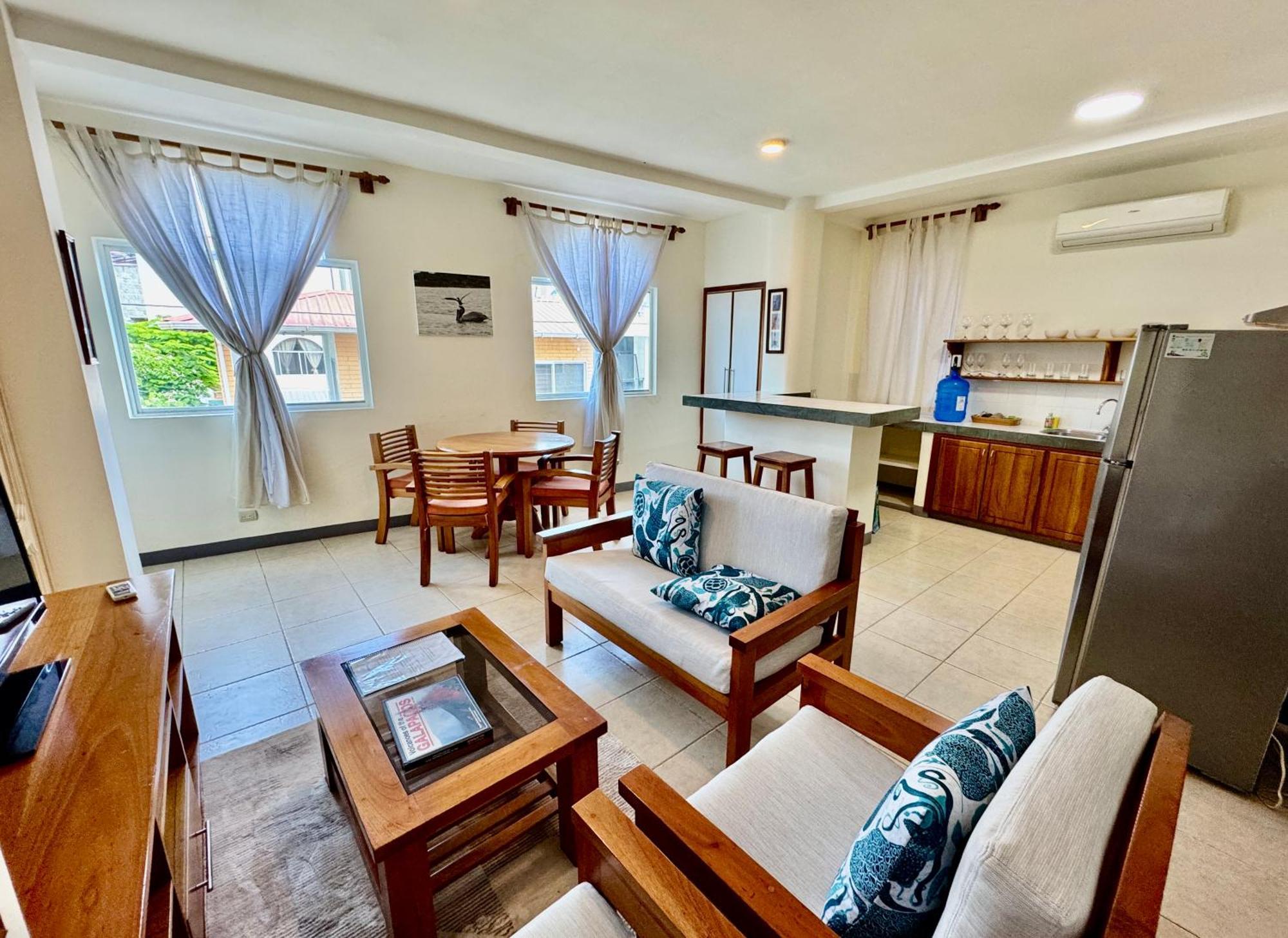 Torre Mar Galapagos Boutique Suites ปูแอร์โตอาโยรา ภายนอก รูปภาพ