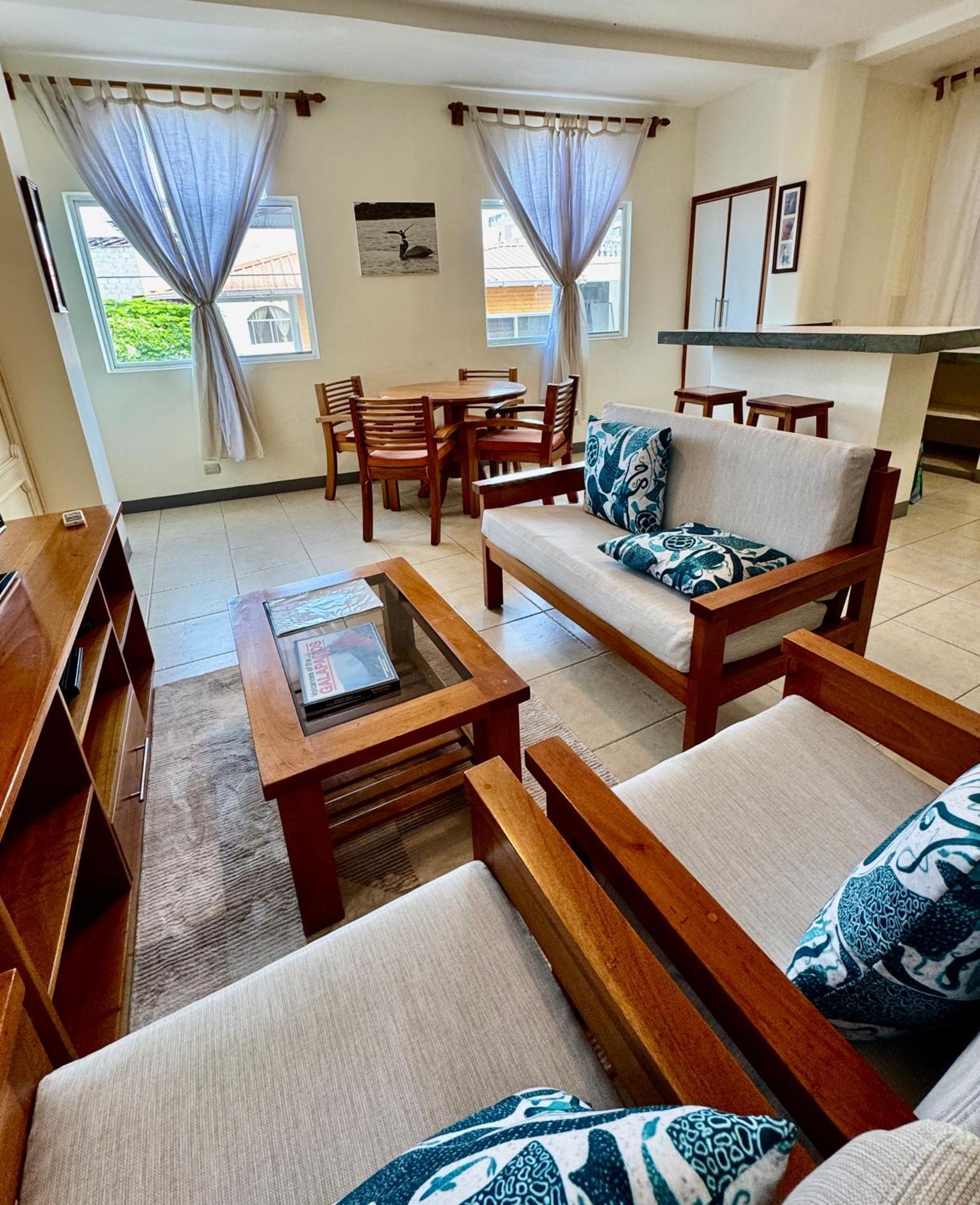 Torre Mar Galapagos Boutique Suites ปูแอร์โตอาโยรา ภายนอก รูปภาพ